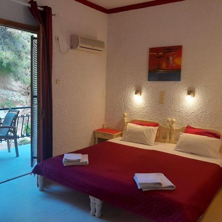 Artemis Rooms Agia Marina  Exteriér fotografie