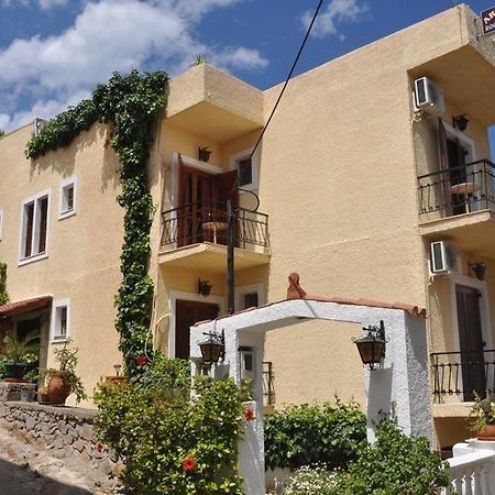 Artemis Rooms Agia Marina  Exteriér fotografie