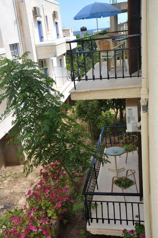 Artemis Rooms Agia Marina  Exteriér fotografie
