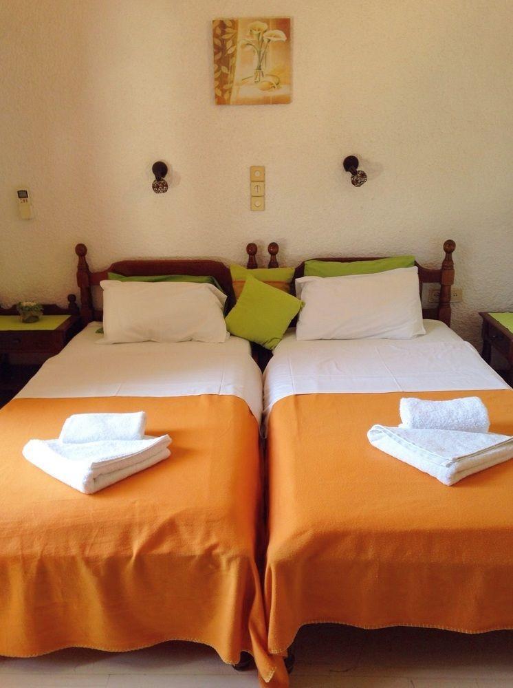 Artemis Rooms Agia Marina  Exteriér fotografie